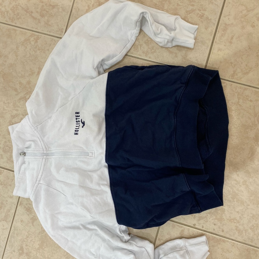 Hollister crew neck with zipper